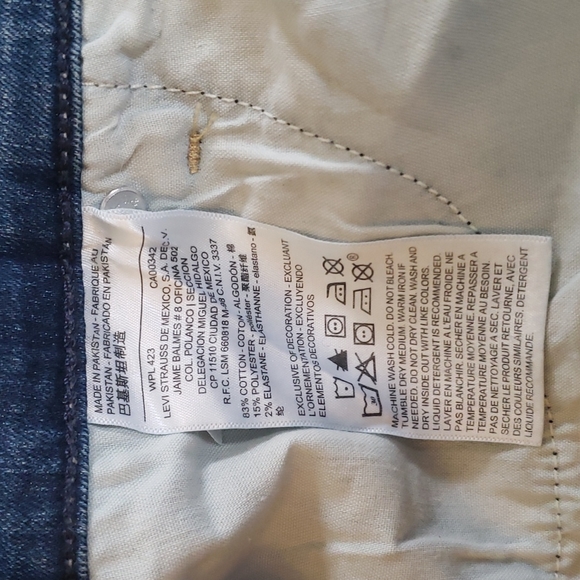 NWOT Signature by Levi Strauss Modern slim medium washed denim Size 24 M 37x32 - Picture 7 of 8